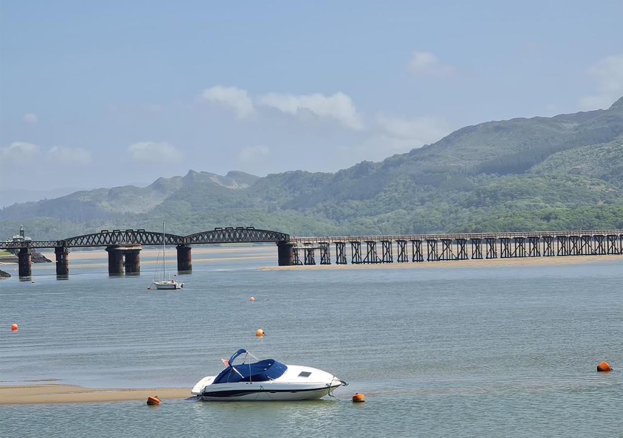 Luxury 4 Bedroom Seaside Apartment - Glan Y Werydd House 巴茅思 外观 照片